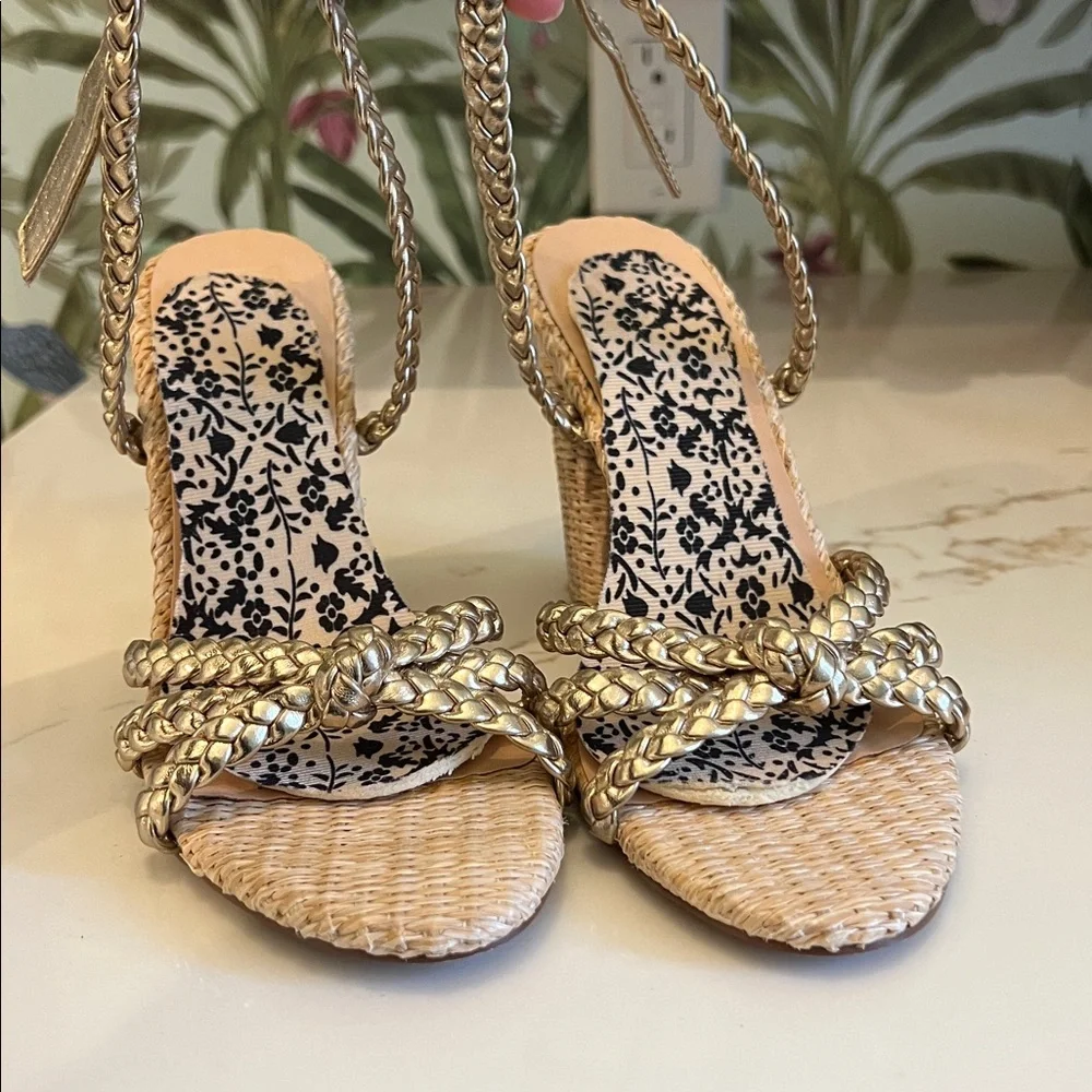 Women’s size 6 raffia heels gold summer spring - Picture 3 of 3